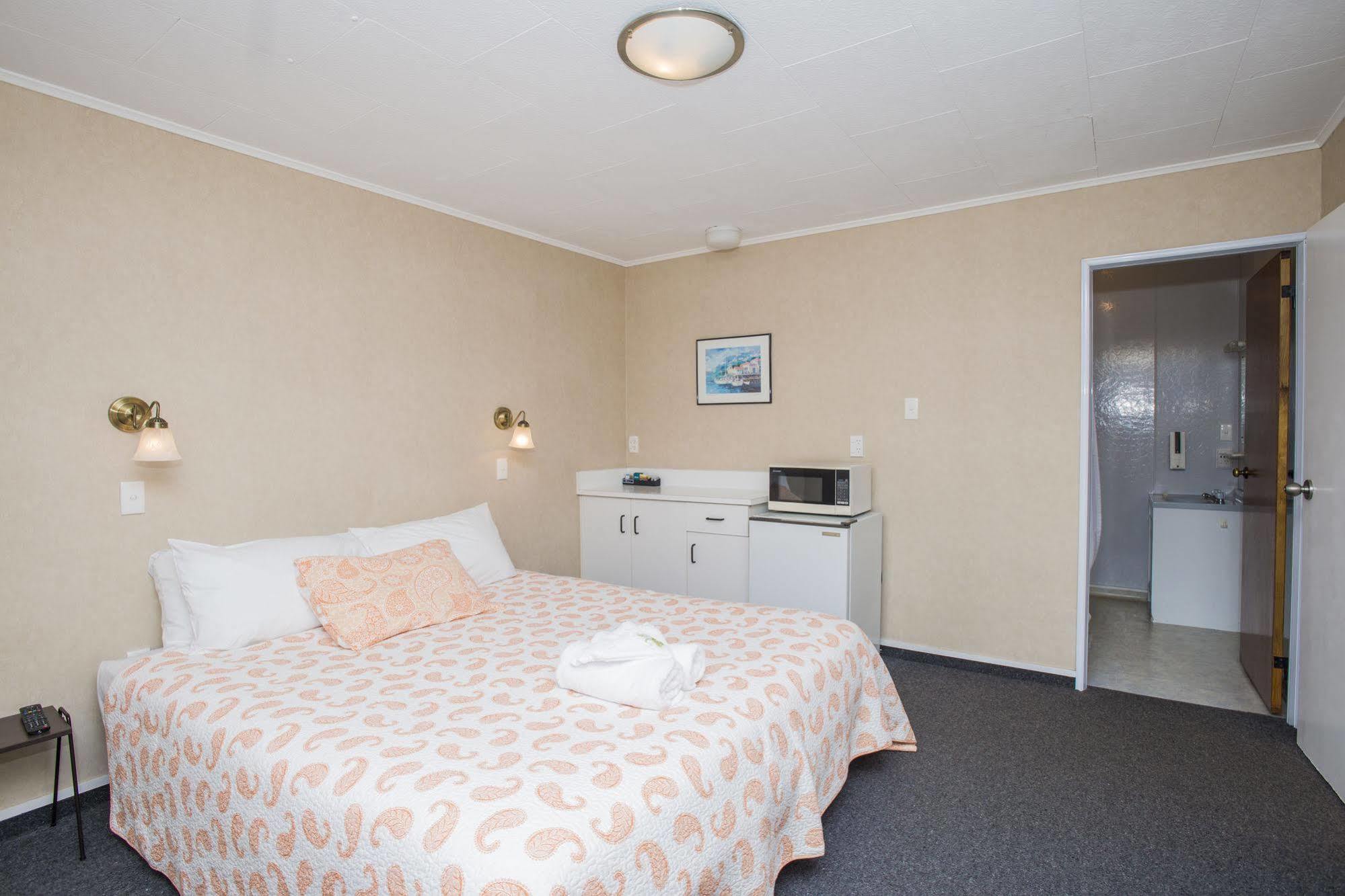 Motel Colonial On Gladstone Gisborne Esterno foto