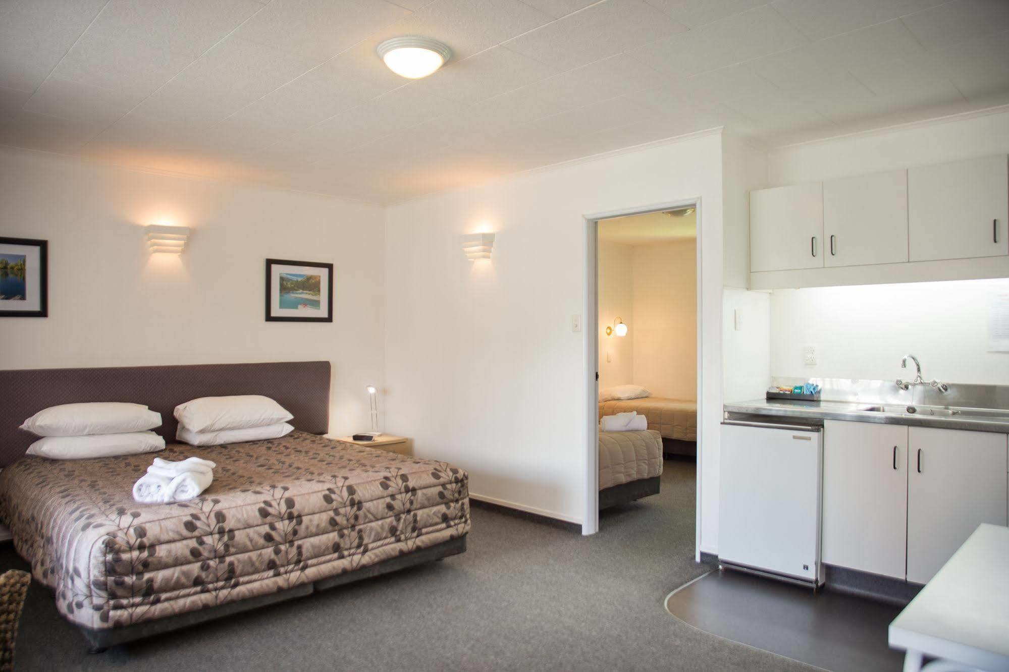 Motel Colonial On Gladstone Gisborne Esterno foto